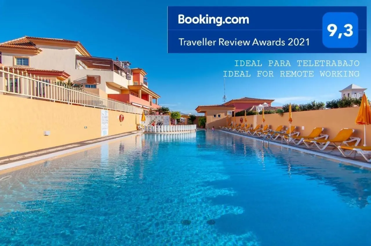 Luxury 3 Bedroom Apartment With Sea View Solarium contacts